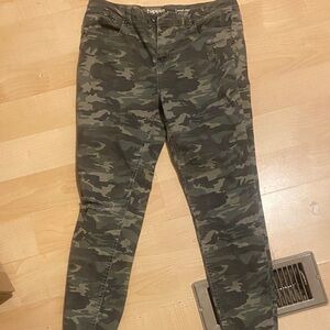 Hippie Laundry Camouflage Women Jeans